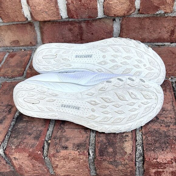 Sketchers White Relaxed Fit Memory Foam - Picture 7 of 7